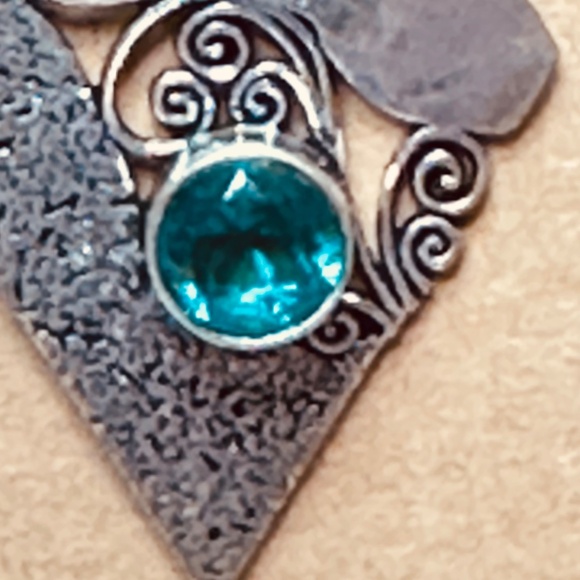 925 Sterling Silver Plated Round Blue Topaz on Kite Setting w/Curly Cues - Picture 5 of 11